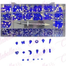Decoración con cristales en diferentes tamaños AZUL y katana para uñas, en estuche rígido aprox de 12.5x 24.5cm con 20 divisione