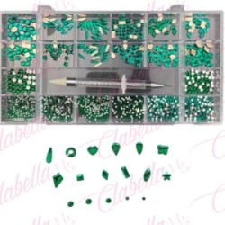 Decoración con cristales en diferentes tamaños VERDE y katana para uñas, en estuche rígido aprox de 12.5x 24.5cm con 20 division