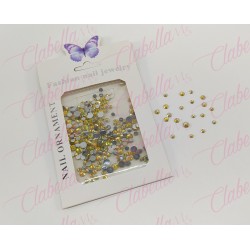 Decoración CRISTAL de plástico color AMARILLO CAMALEON en diferentes tamaños para uñas, aprox 600 piezas en sobre de 11.5x7cm,  