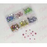 Decoración cristal de plástico en  diferentes tamaños para uñas aprox 300 piezas en pastillero – estuche de 7.5x5cm con 6 divisi