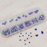 Decoración CRISTALES AZUL CON FIGURAS para uñas, aprox 400 piezas en pastillero  – estuche de plástico de 13x5cm con 12 division