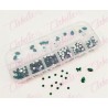 Decoración CRISTALES VERDE CON FIGURAS para uñas, aprox 400 piezas en pastillero – estuche de plástico de 13x5cm con 12 division